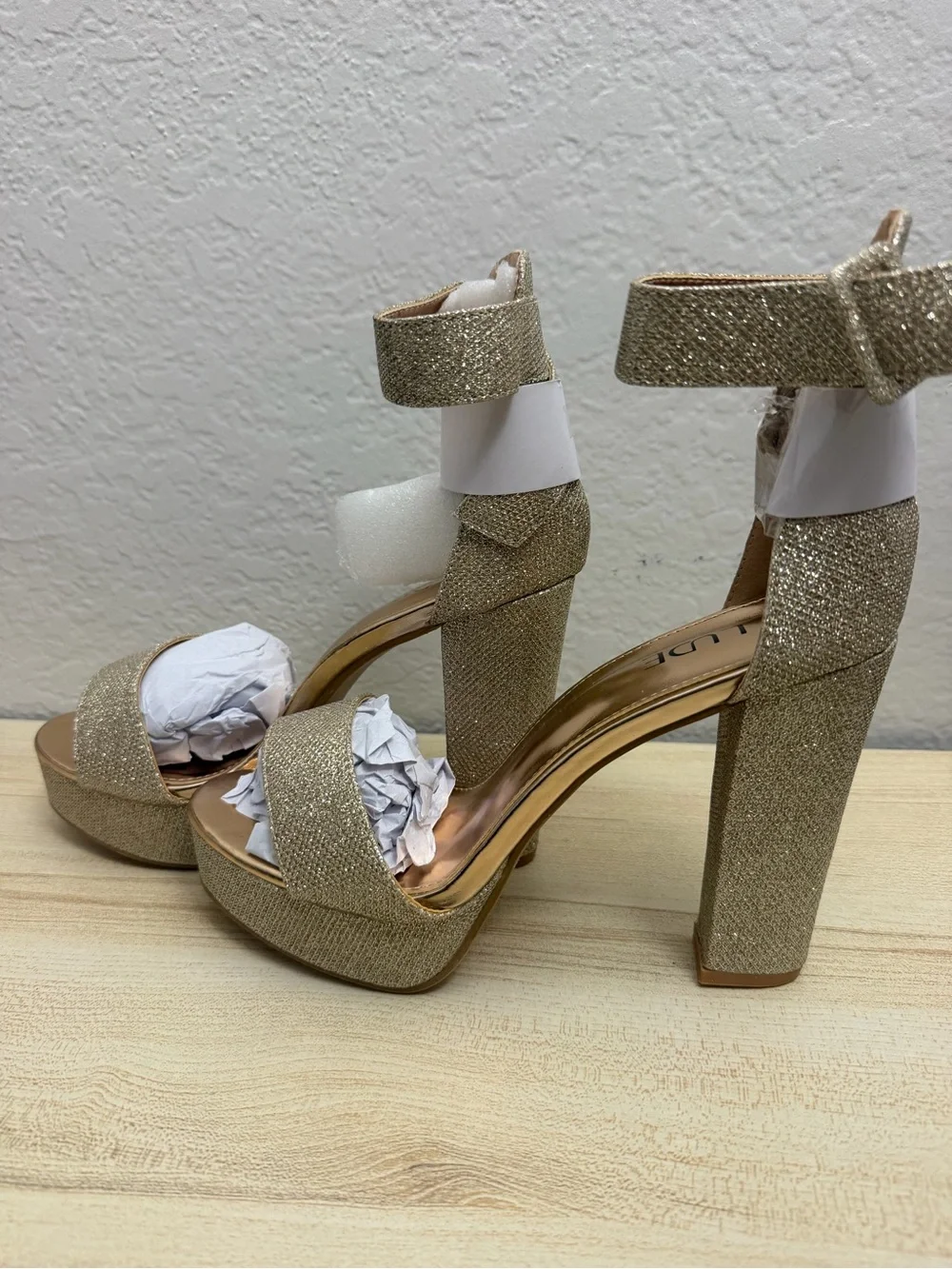 Illude Darling Platform High Heel Sandals Champagne Glitter Ankle Strap Size 11